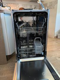 Lavastoviglie indesit