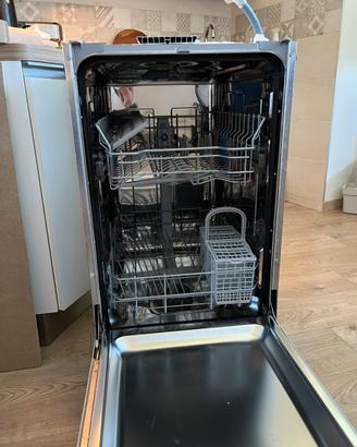 Lavastoviglie indesit