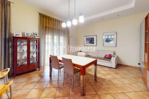 APPARTAMENTO RISTRUTTURATO IN CENTRO !!