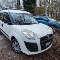 Fiat doblo metano ( della casa )del 2013 , unico p