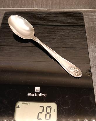 cucchiaio vintage in argento 800  a rilievo