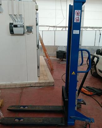 Carrello elevatore idraulico a colonna manuale
