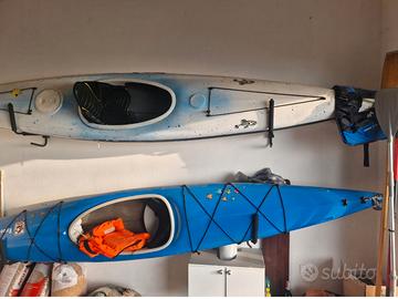 2 kayak con pagaie e salvagente
