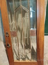 Antine in legno con vetri decorativi 