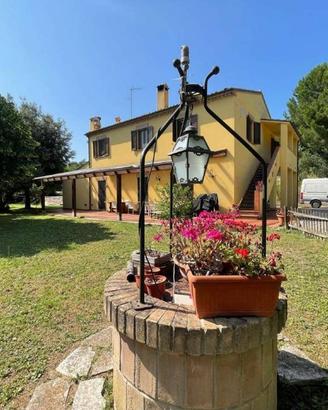 Rustico / Casale di 227 m² con più di 5 locali e b