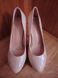 décolleté in vernice 