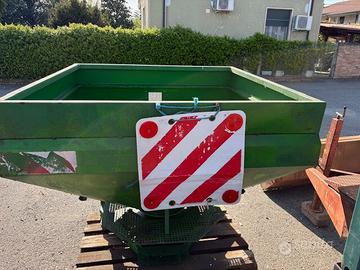 Spandiconcime marca Rurospand modello 833 E