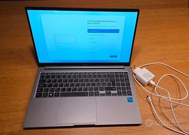 Pc Samsung Galaxy Book 4 15,6" – Core 3 – 8GB RAM 