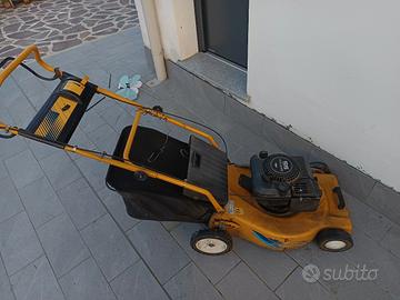 Due Tagliaerba  briggs & stratton ( da riparare)