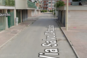 Box auto con area sopra