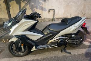 Kymco ak550