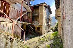 2 LOCALI A LANZO TORINESE