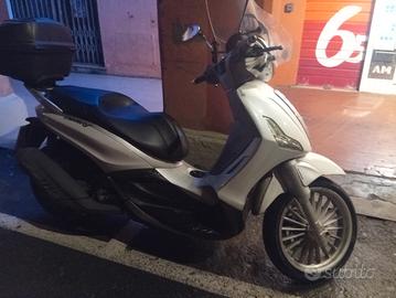 Beverly 300 i.e.2019