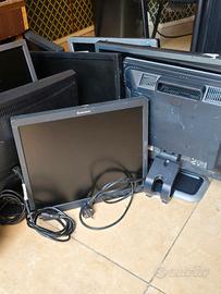 monitor computer , telecamere 