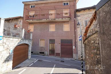 PORZIONE DI CASA AD ALMENNO SAN SALVATORE