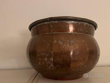 Set di oggetti antichi in rame artigianali