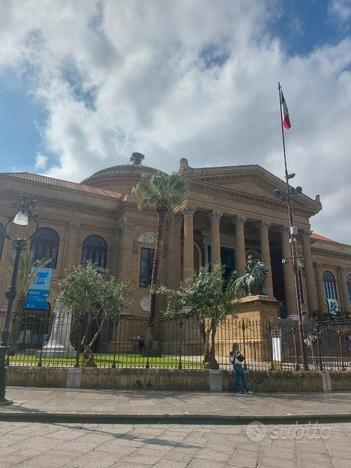 Un passo dal teatro Massimo