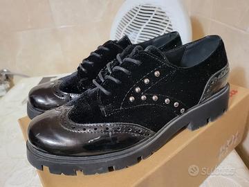 Scarpe Bata stringate nere in velluto