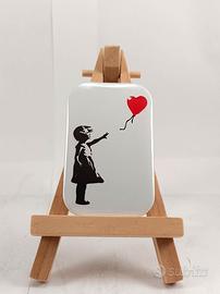 Banksy (spilla o calamita)