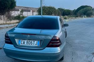 Mercedes 220 anno 2005
