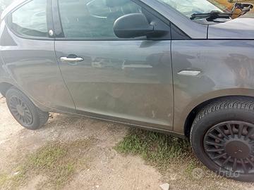 Lancia y 0.9 cc 86cv ecochic