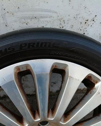 4 cerchi in lega con gomme