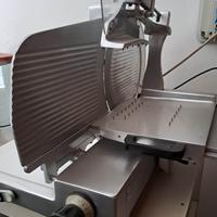 Affettatrice per salumi