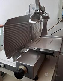 Affettatrice per salumi