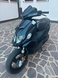 malaguti phantom f12r liquido