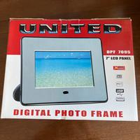 Digital photo frame