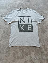 T-shirt Nike grafica grigia taglia M