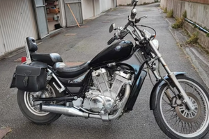 Suzuki Intruder