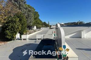 CAPANNONE CON ATTIVITA'