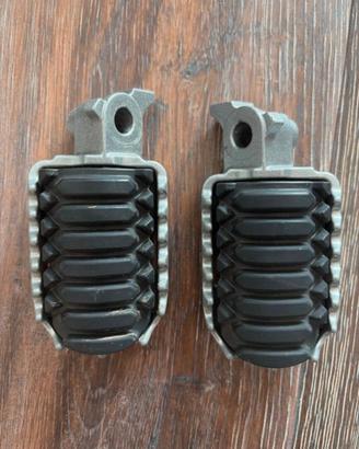 SET PEDANE ORIGINALI PER YAMAHA TENERE 700