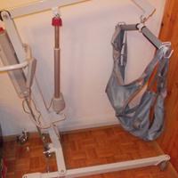 sollevatore elettrico (batteria) per disabili
