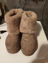 Stivaletti scamosciati taupe