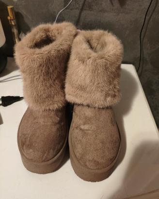 Stivaletti scamosciati taupe