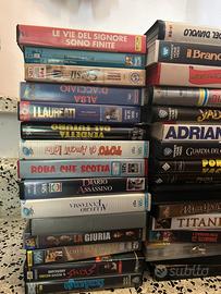 VIDEOCASSETTE VHS VINTAGE-un tuffo ne passato