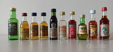 Mini bottigliette di liquori da collezione