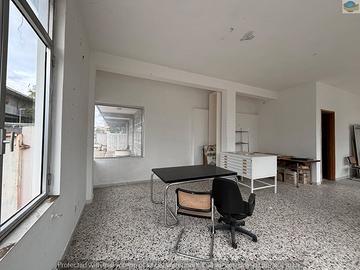 PE 132 Ufficio Spoltore con posti auto