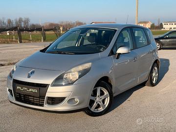 Renault Scenic X-Mod 1.5 dCi 110CV Luxe