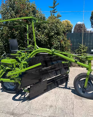 M81 Ranghinatore per fieno semovente diesel
