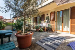 3 locali P:T: con TERRAZZO di c.a. 70 mq BOX
