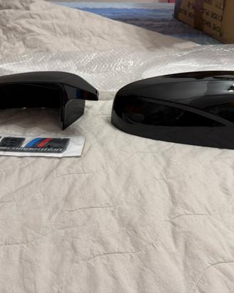Calotte specchietti nere lucide e logo BMW X6 M
