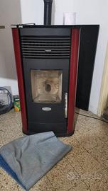 stufa a pellet più 17 sacchi di pellet 