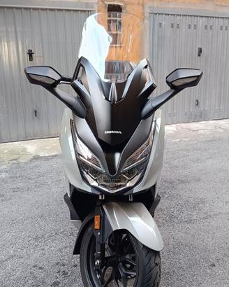 Honda Forza 350 Deluxe