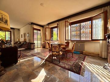 MULTILOCALE A FIRENZE