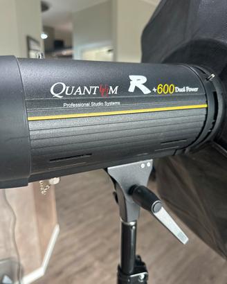 Flash professionale Quantuum R-600+batteria estern