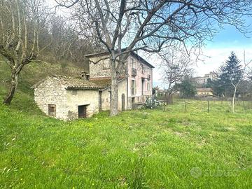 Rustico / Casale di 185 m² con 3 locali e box auto