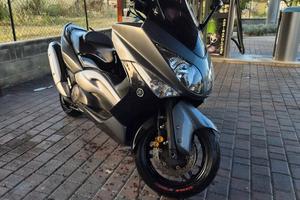 Yamaha TMAX 500 
